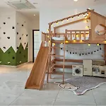Paragon Suites Ciq Homestay By Welcome Home