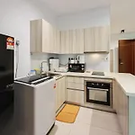 Paragon Suites Ciq Homestay By Welcome Home